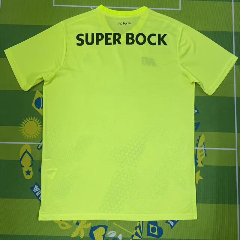 Porto green goalkeeper jersey image 2