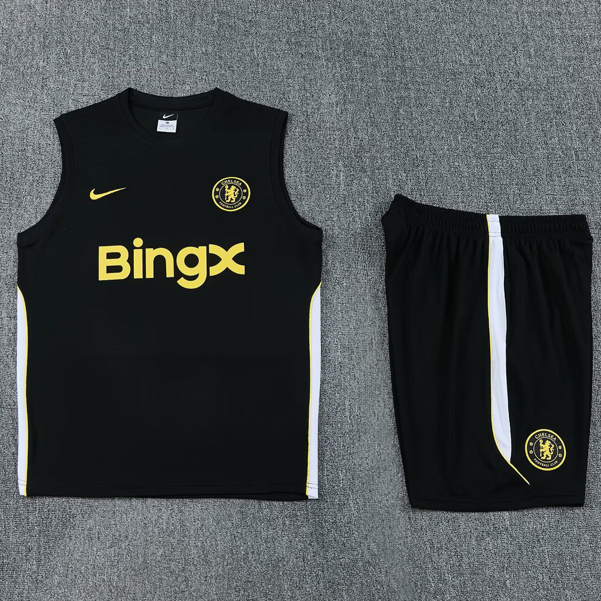 Chelsea black sportswear set detail